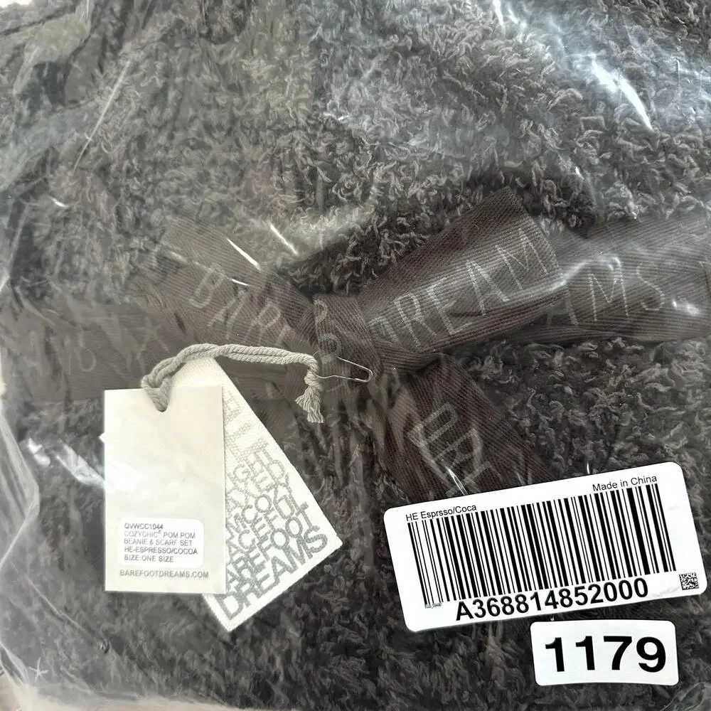 NWT Barefoot Dreams CozyChic Pom Pom Beanie & Scarf Set Espresso Cocoa OS Gift - Picture 3 of 3